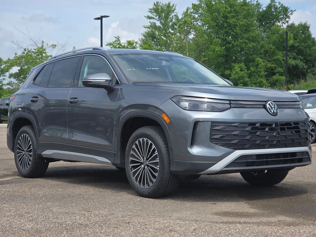 New 2026 Platinum Gray Metallic Volkswagen 2.0T S image 2