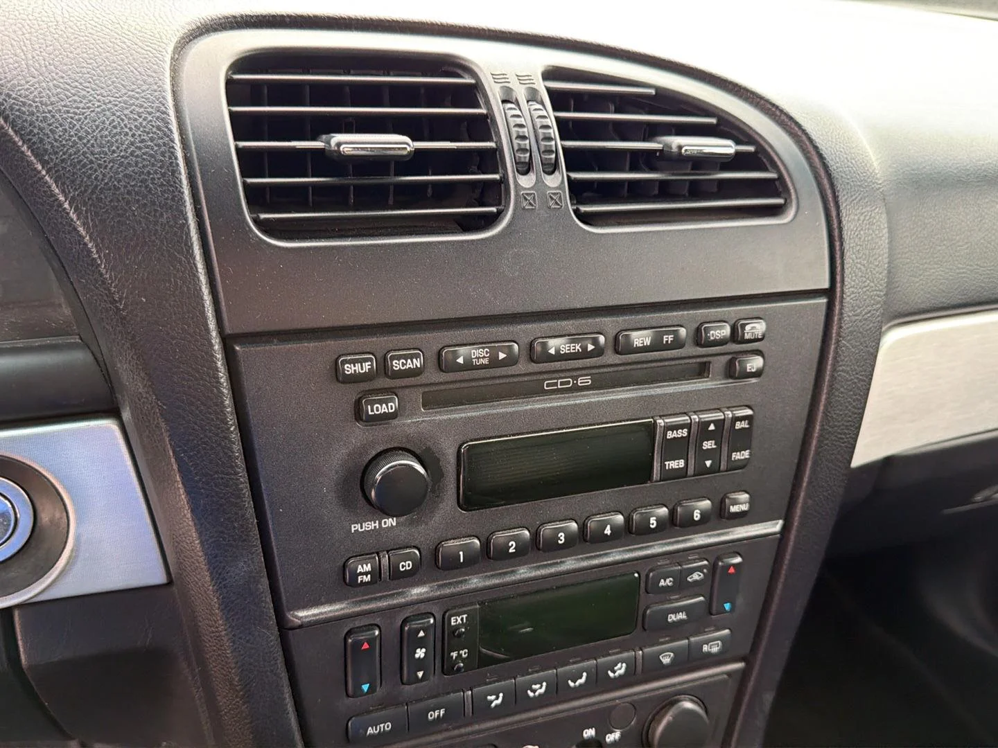 Used 2003 White Ford Premium image 13