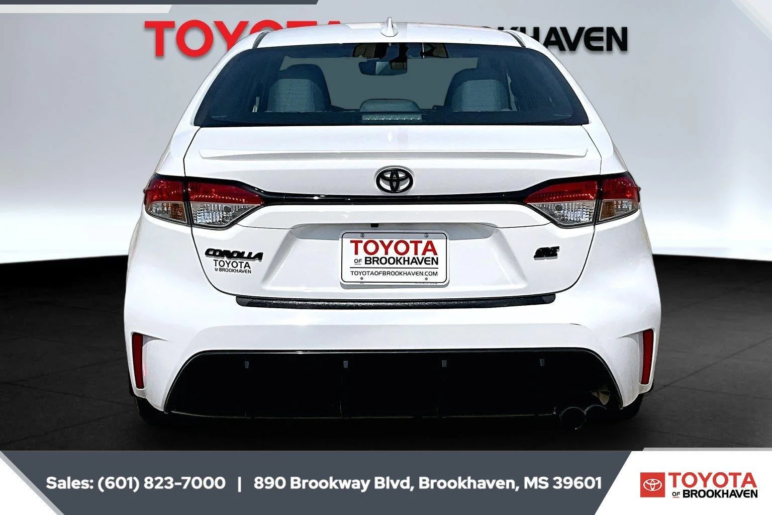 Used 2025 Ice Cap Toyota SE image 4