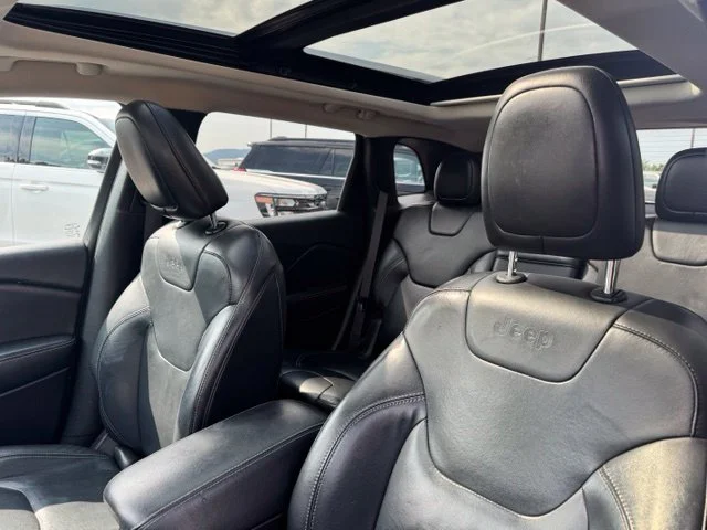 Used 2016 Silver Jeep Limited image 23