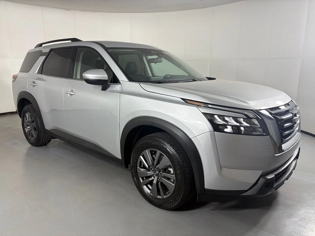Used 2024 Silver Nissan SV image 2