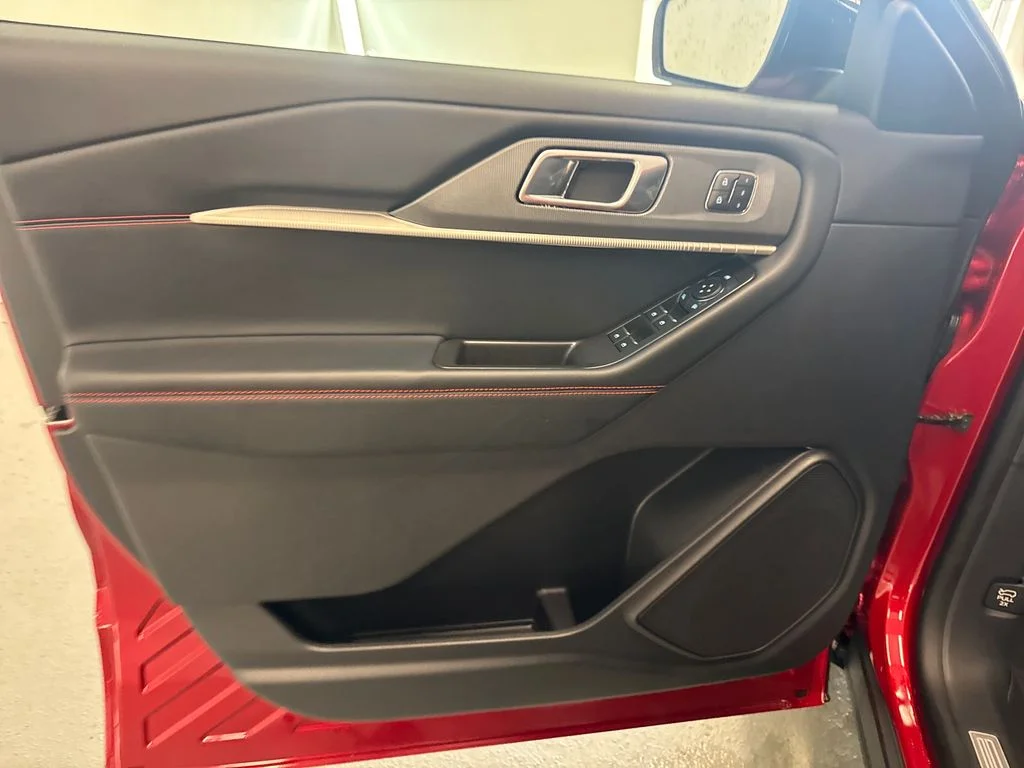 New 2026 Rapid Red Metallic Tinted Clearcoat Ford ST-Line image 13