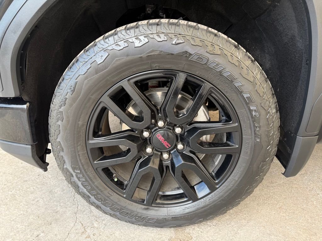 Used 2024 Onyx Black GMC Elevation image 12