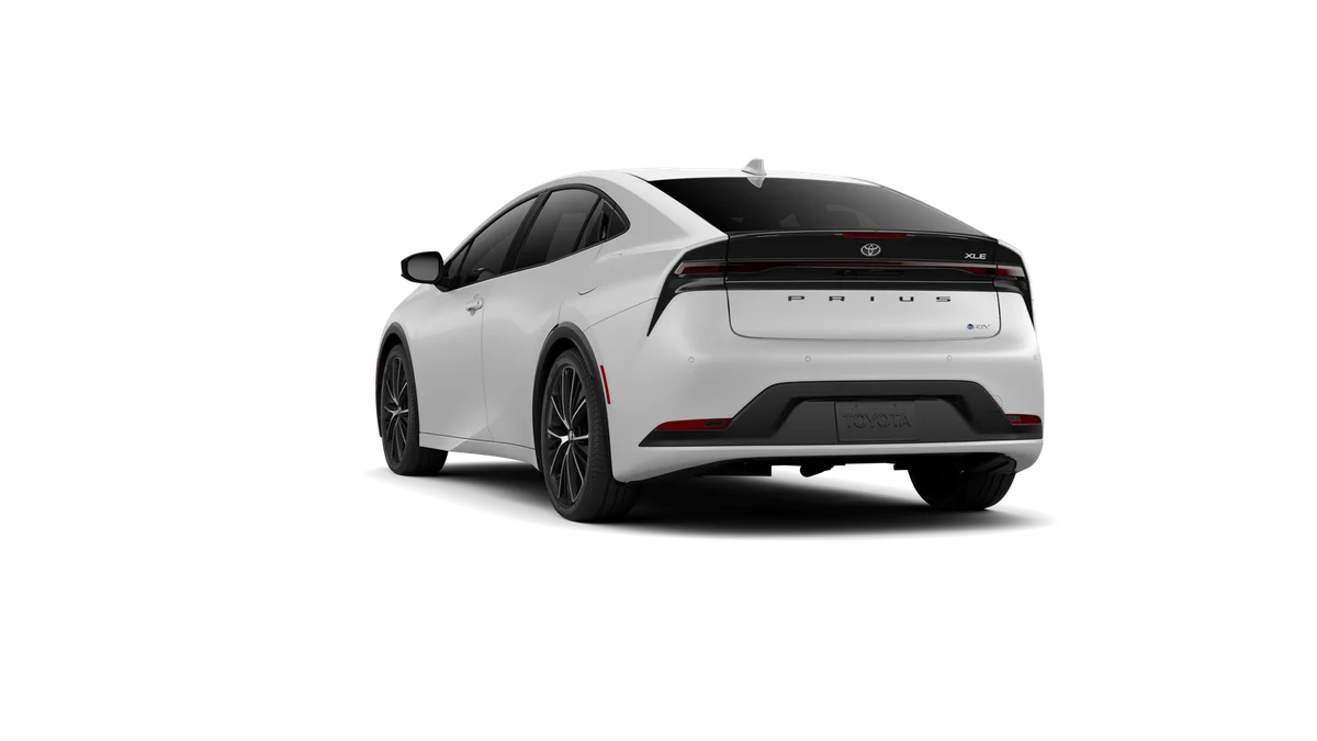 New 2026 Wind Chill Pearl Toyota XLE image 8