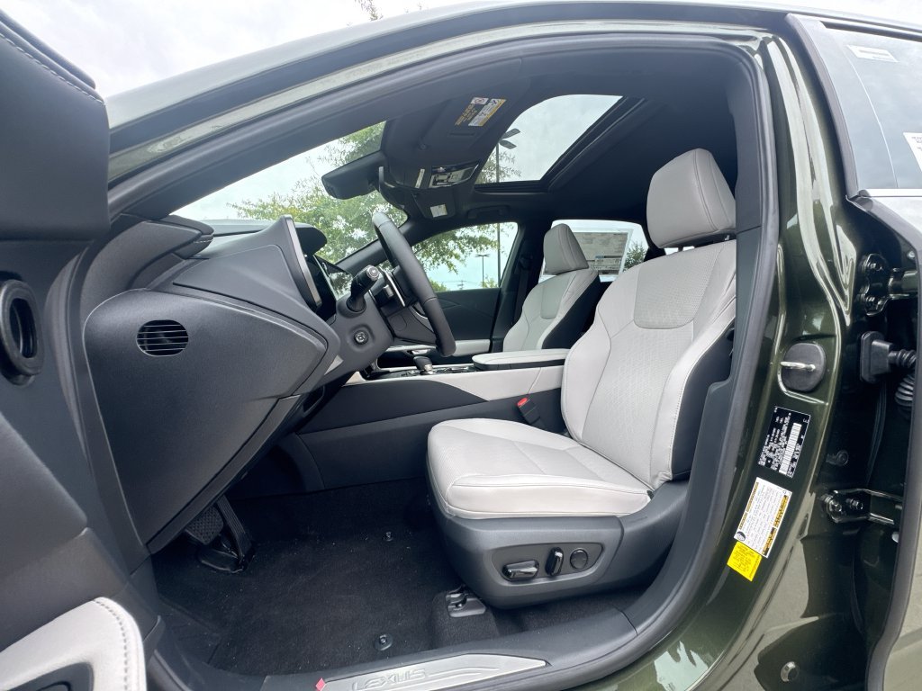 New 2026 Nori Green Pearl Lexus PREMIUM PLUS image 19