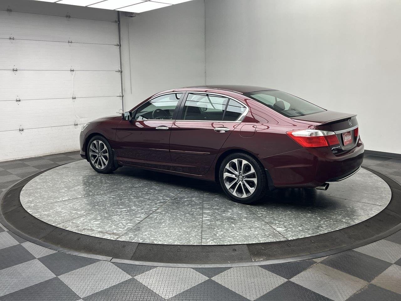 Used 2015 Basque Red Pearl II Honda Sport image 2