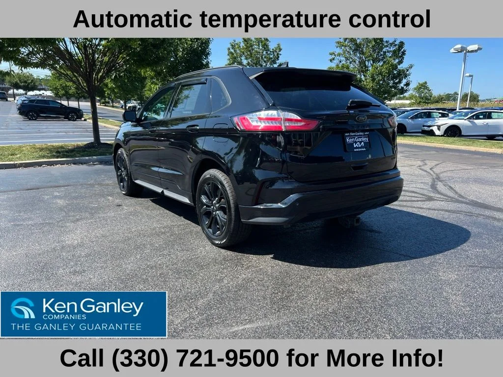 Used 2022 Black Ford SE image 13