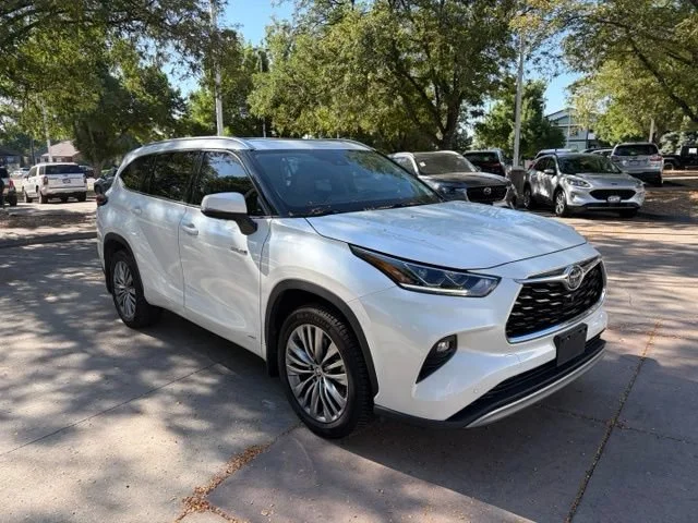 Used 2021 Blizzard Pearl Toyota Hybrid Platinum image 7