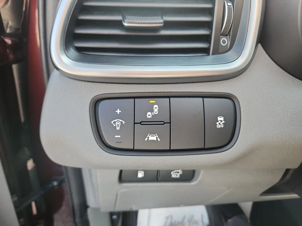 Used 2020 Purple Kia SX image 25