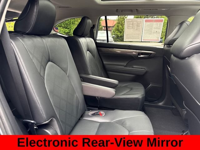 Used 2020  Toyota Platinum image 27