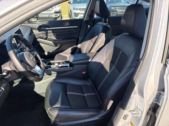 Used 2025 Silver Nissan 2.5 SR image 14