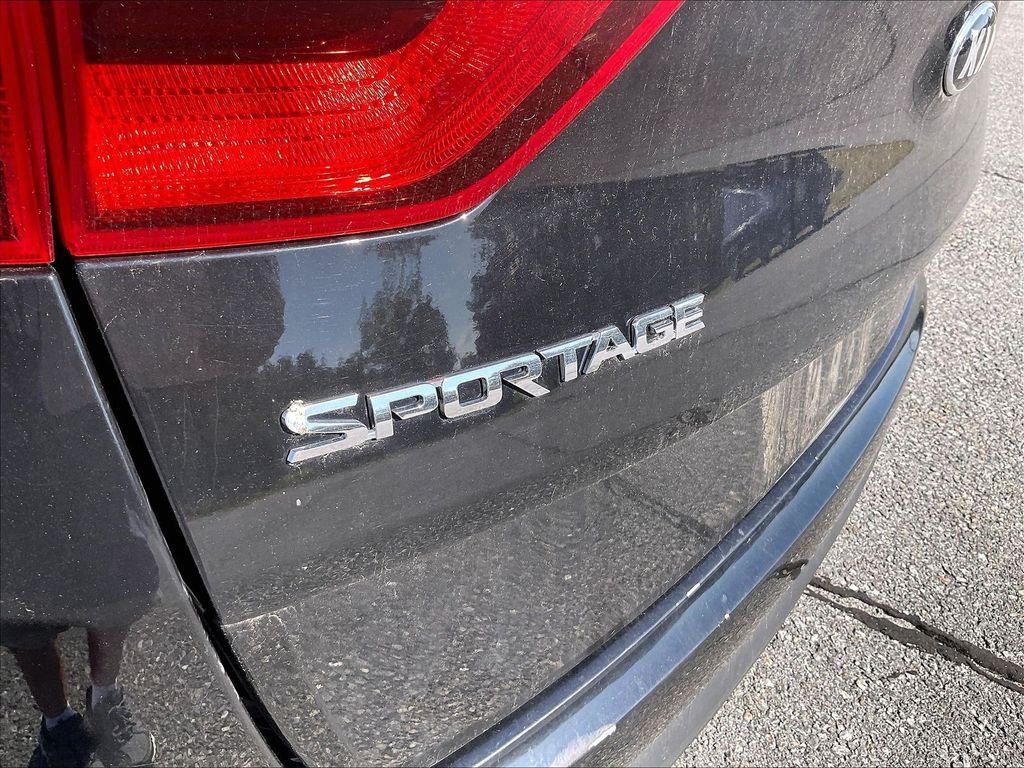 Used 2019 Red Kia LX image 28