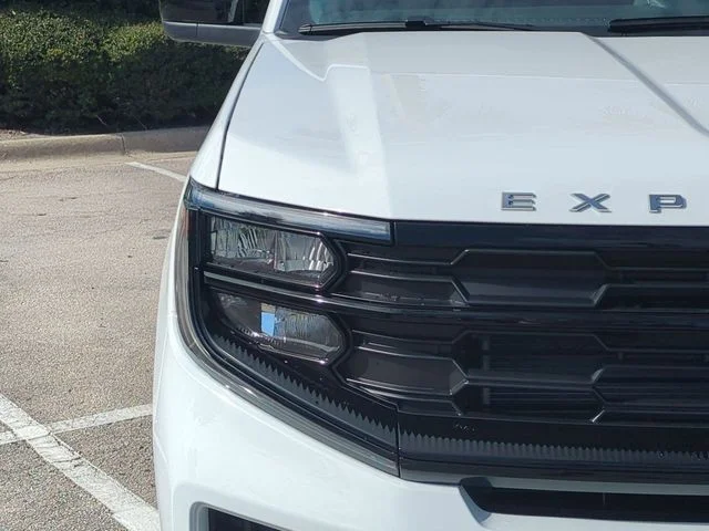 New 2026 Oxford White Ford Active image 9