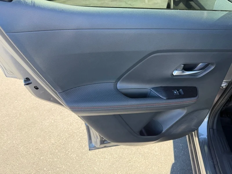 Used 2025 Gun Metallic/supe Nissan SR image 17