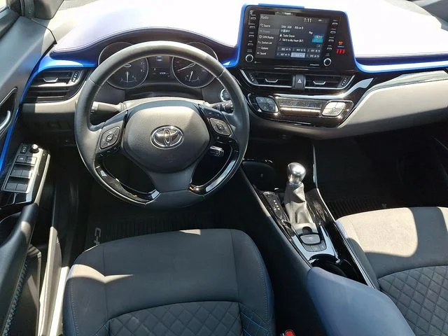 Used 2020 White Toyota XLE image 12