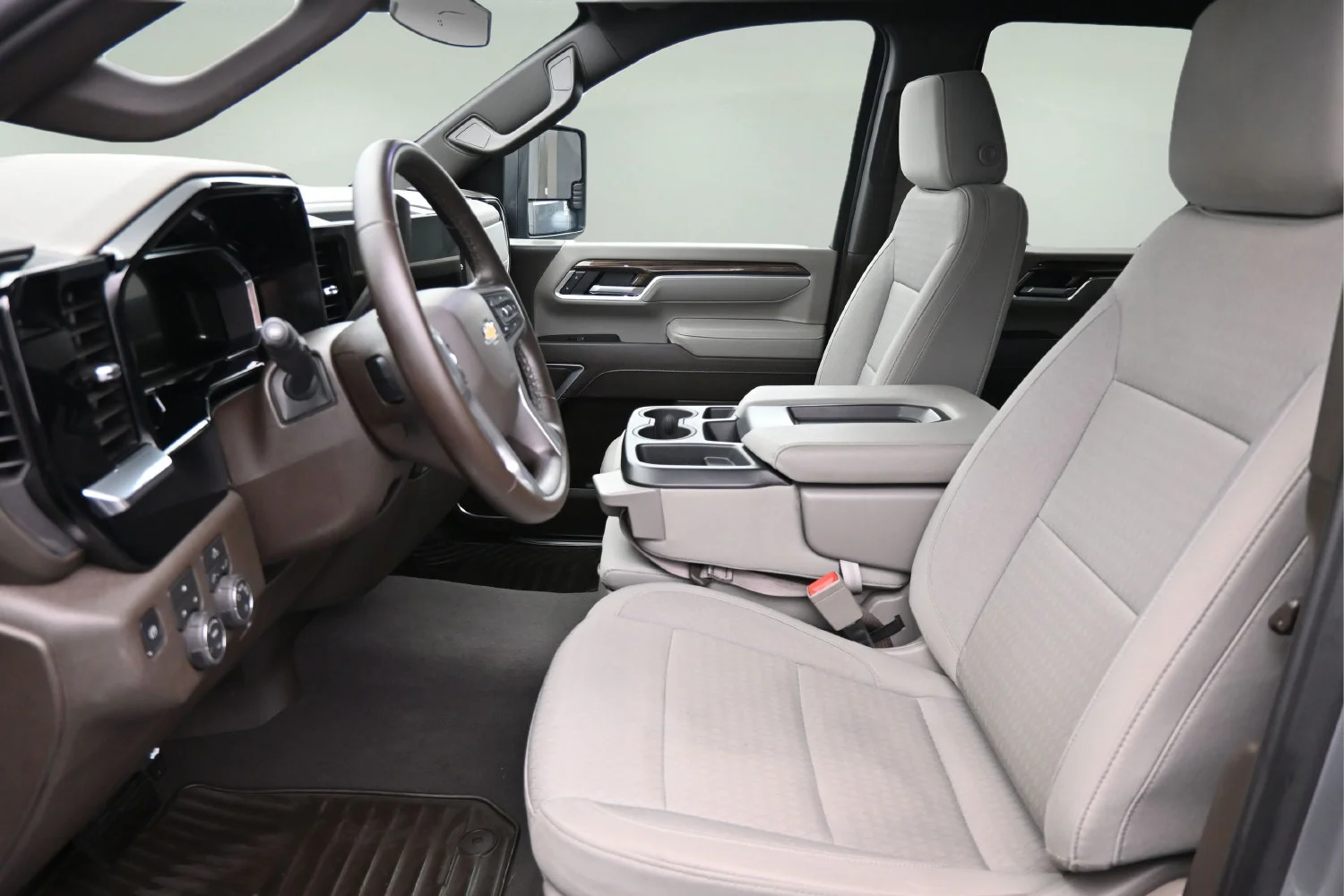 Used 2026 Sterling Gray Metallic Chevrolet LT image 19