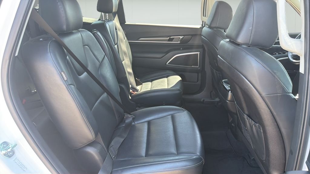 Used 2025 White Kia S image 11