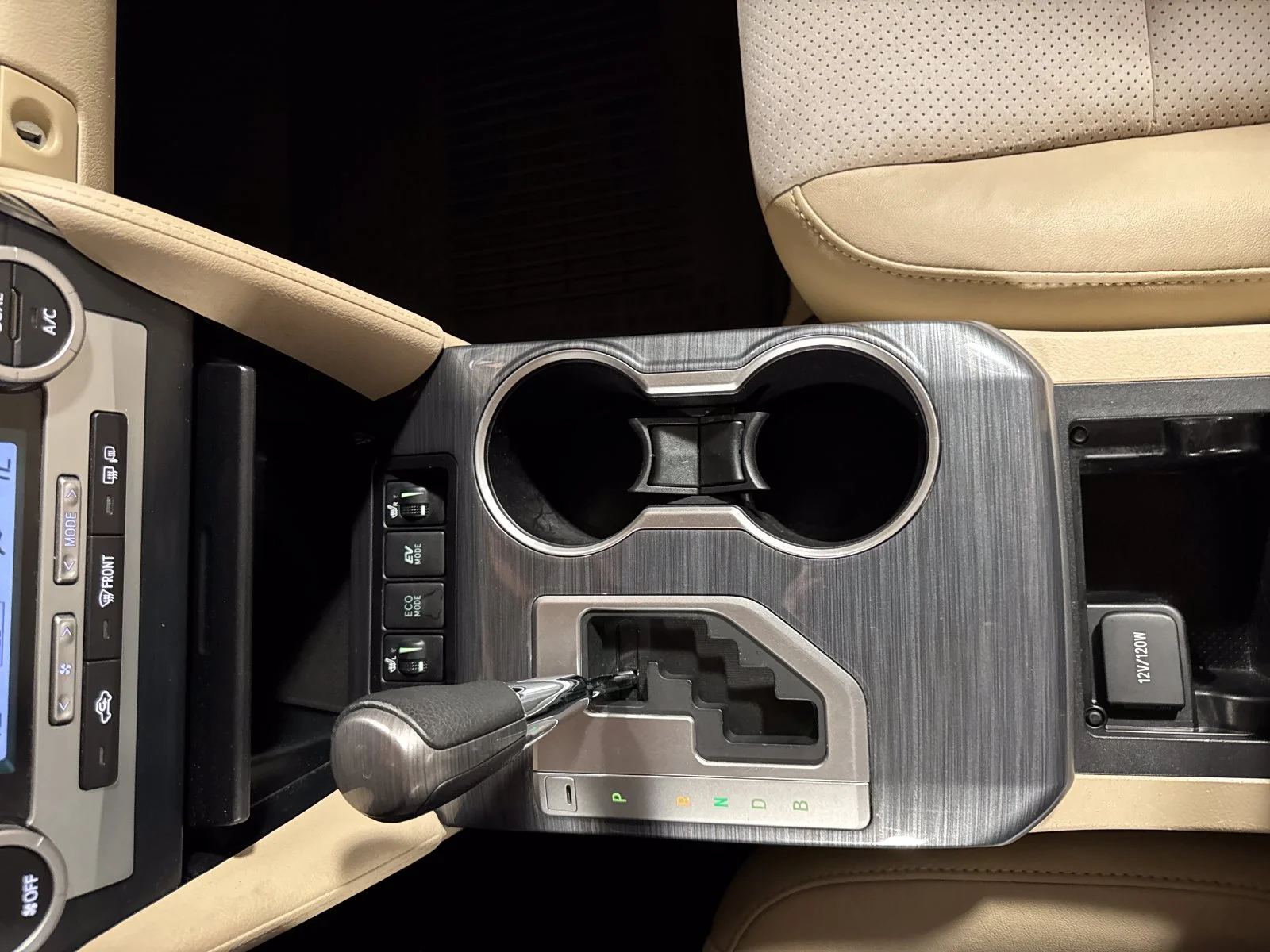 Used 2014 Cypress Pearl Toyota XLE image 19
