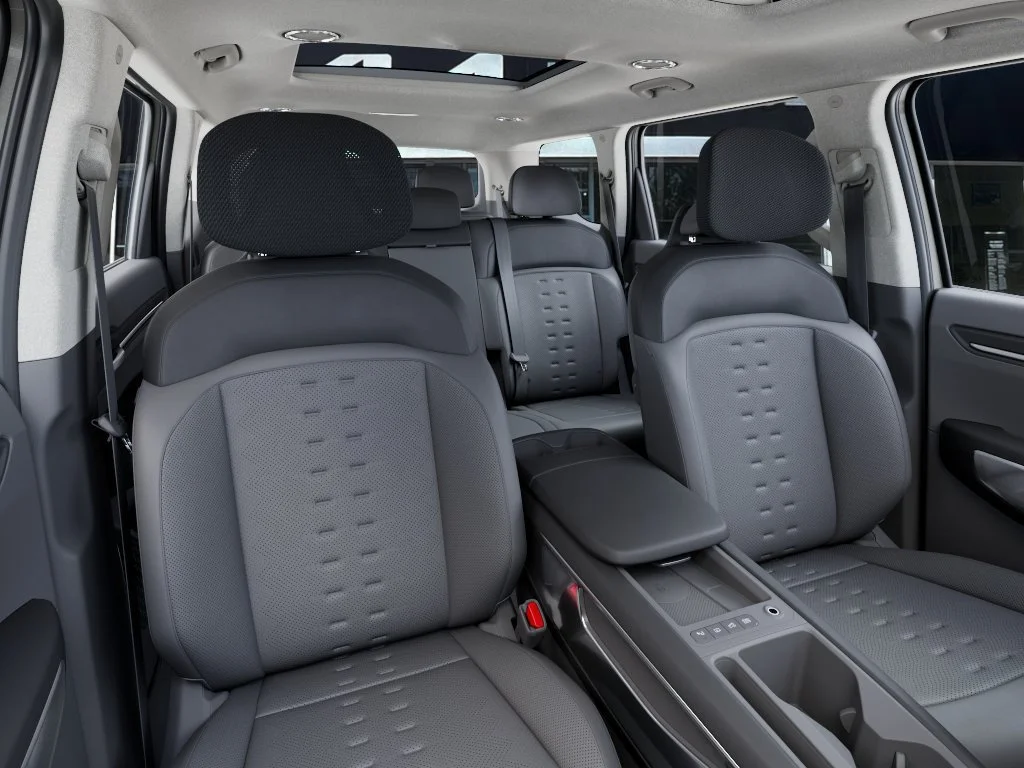 New 2026 Ivory Silver Kia Wind AWD image 15