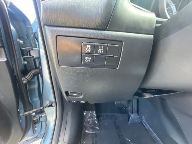 Used 2014 Blue Reflex Mica Mazda i Grand Touring image 18