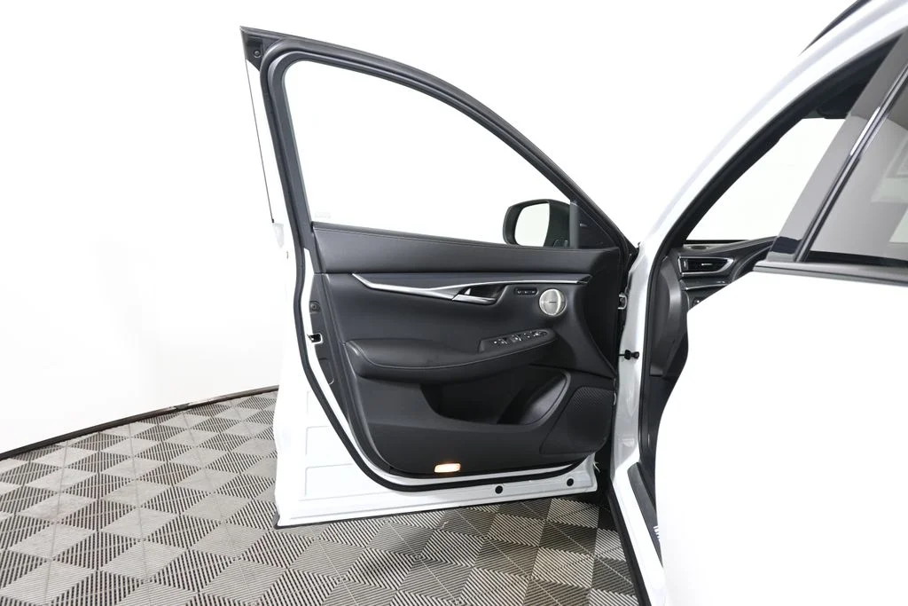 Certified Used 2023 White INFINITI SPORT image 31