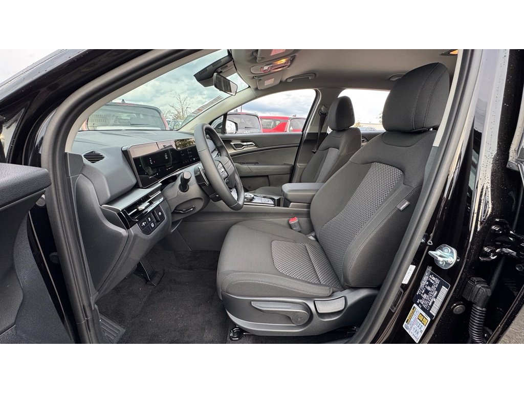 2026 Kia Sportage Hybrid LX photo 3