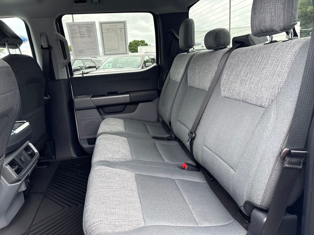 Used 2021 White Ford XLT image 24