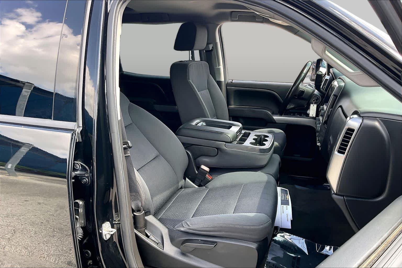 Used 2018 Black Chevrolet LT image 8