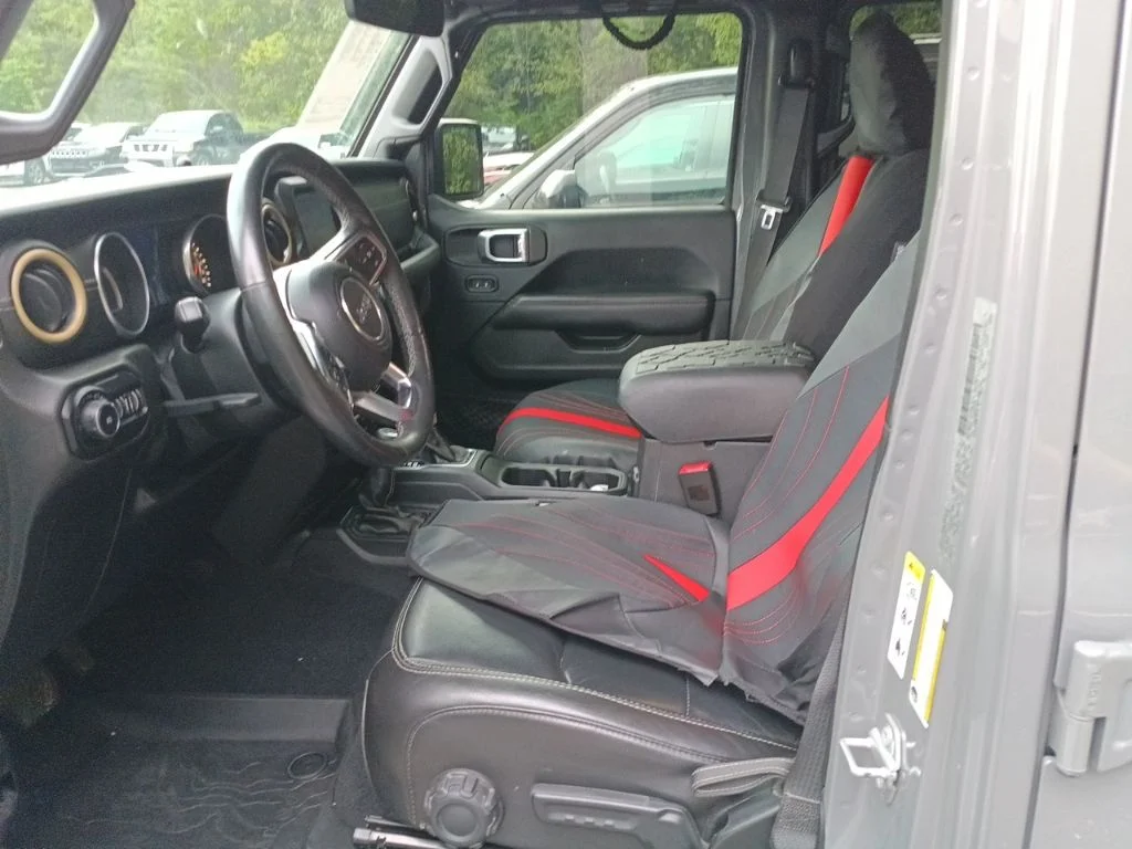 Used 2018 Gray Jeep Unlimited Sahara image 6
