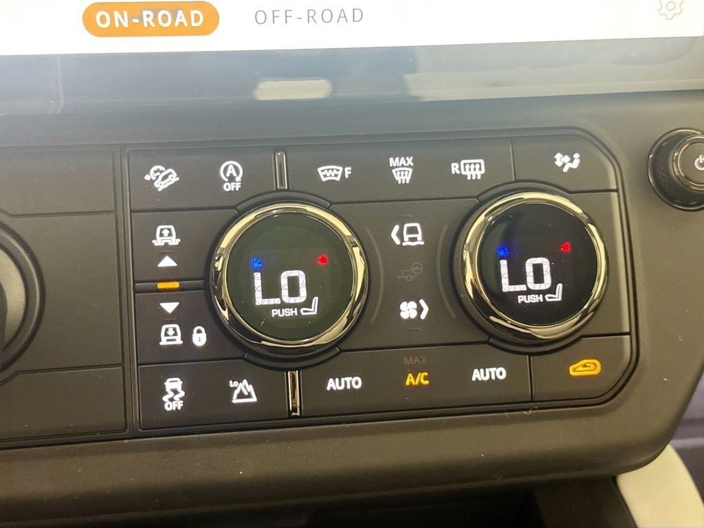 New 2026 Sargasso Blue Land Rover OCTA image 16