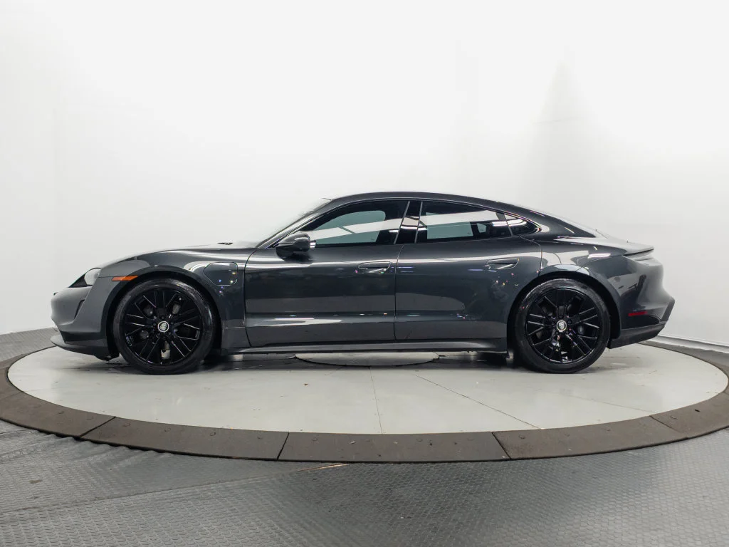 Used 2022 Volcano Grey Metallic Porsche Base image 4