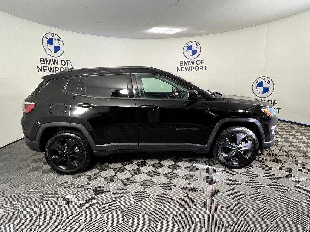 Used 2019 Black Jeep Latitude image 12