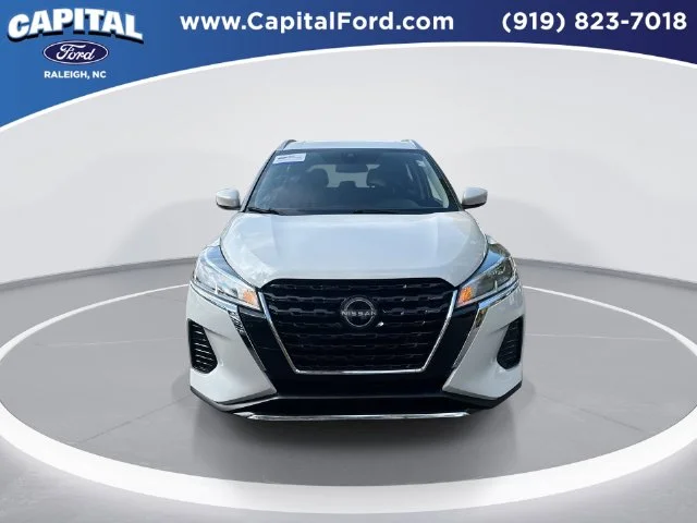 Used 2024 White Nissan SV image 3