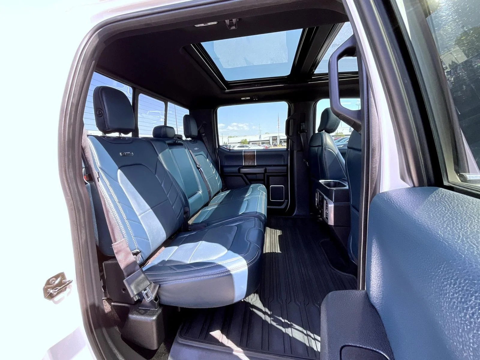 Used 2018 White Ford Limited image 18