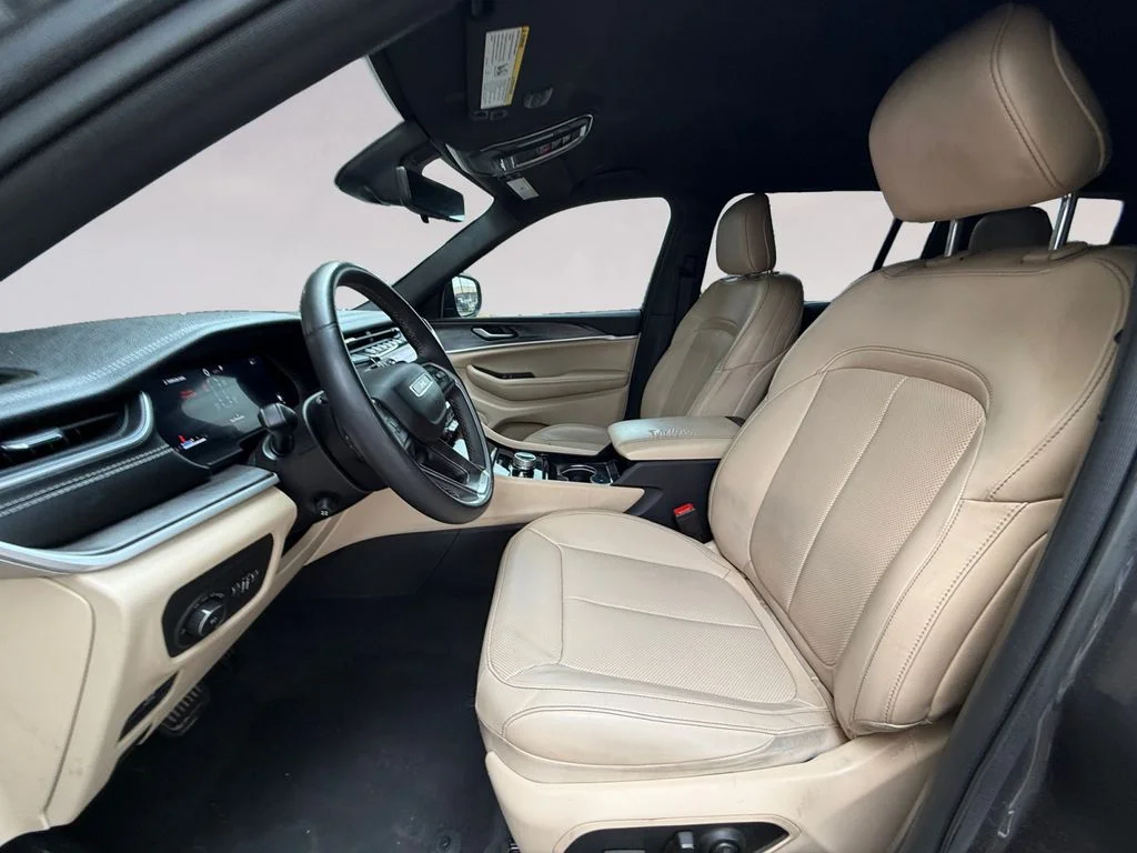 Used 2023 Gray Jeep Limited image 10
