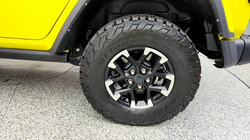 Used 2024 High Velocity Clearcoat Jeep Rubicon X 4x4 w/ Sky One-Touch Power Top & Nappa Leathe image 9