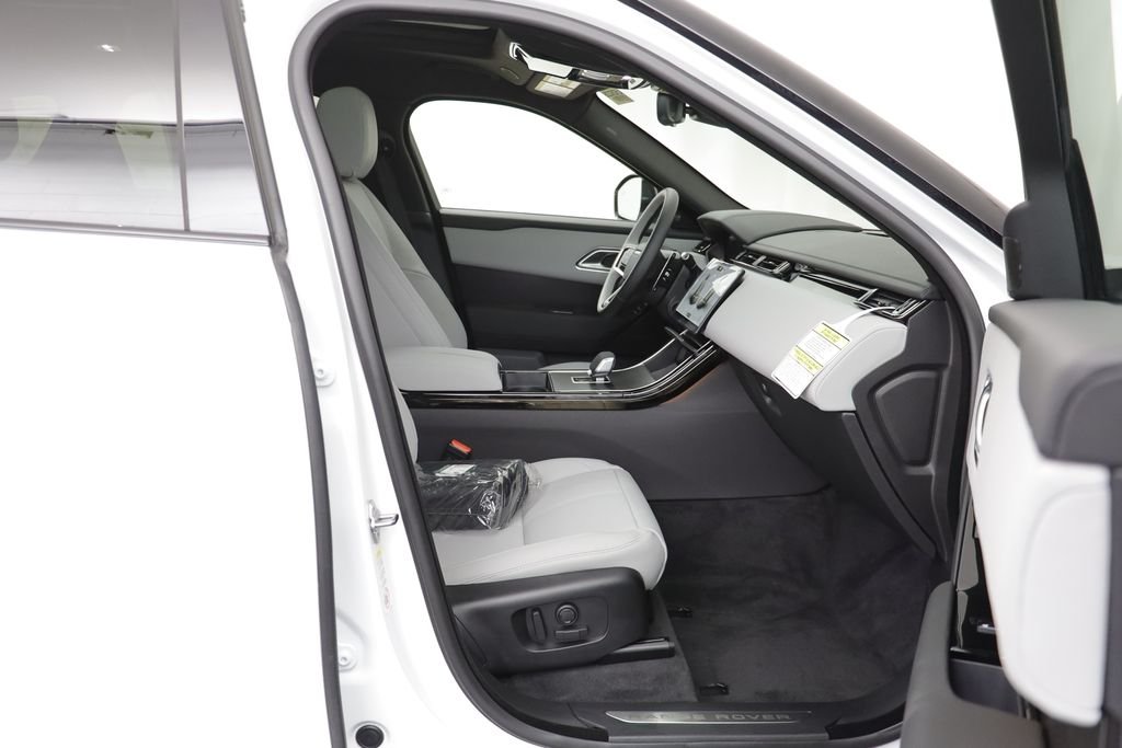 New 2026 Fuji White LAND ROVER Dynamic SE image 20