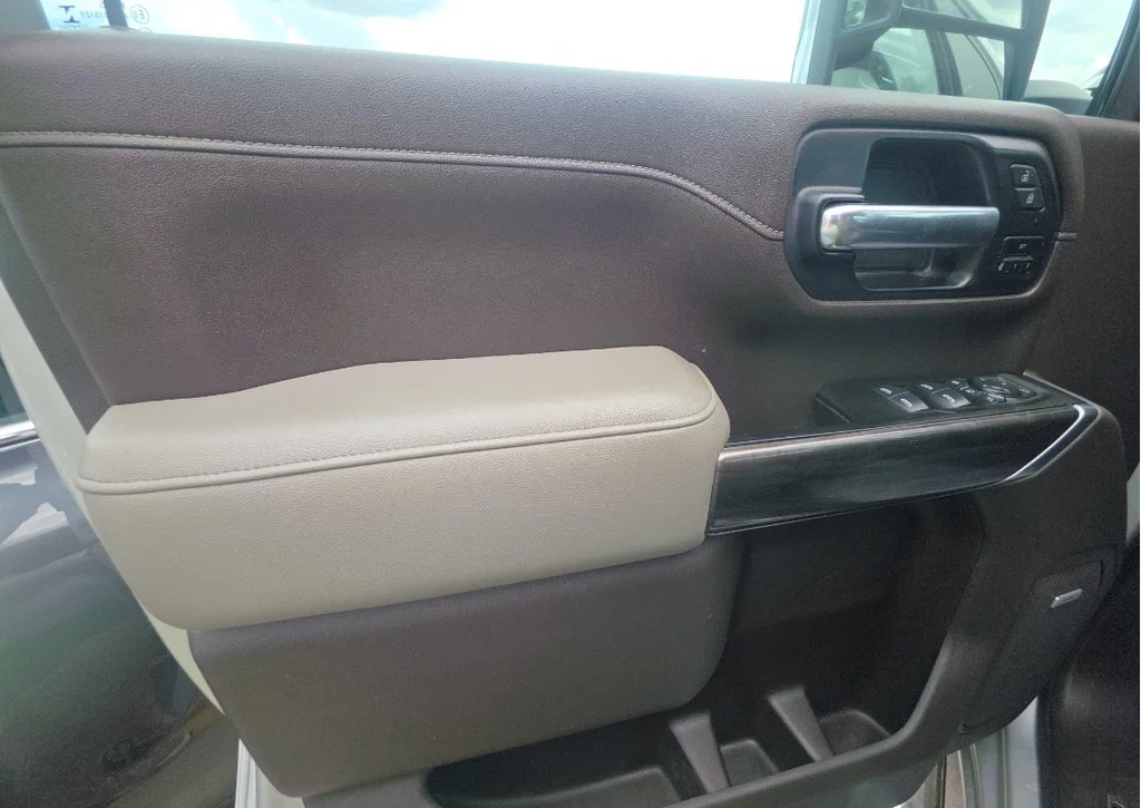 Used 2020 Silver Ice Metallic Chevrolet LTZ image 11