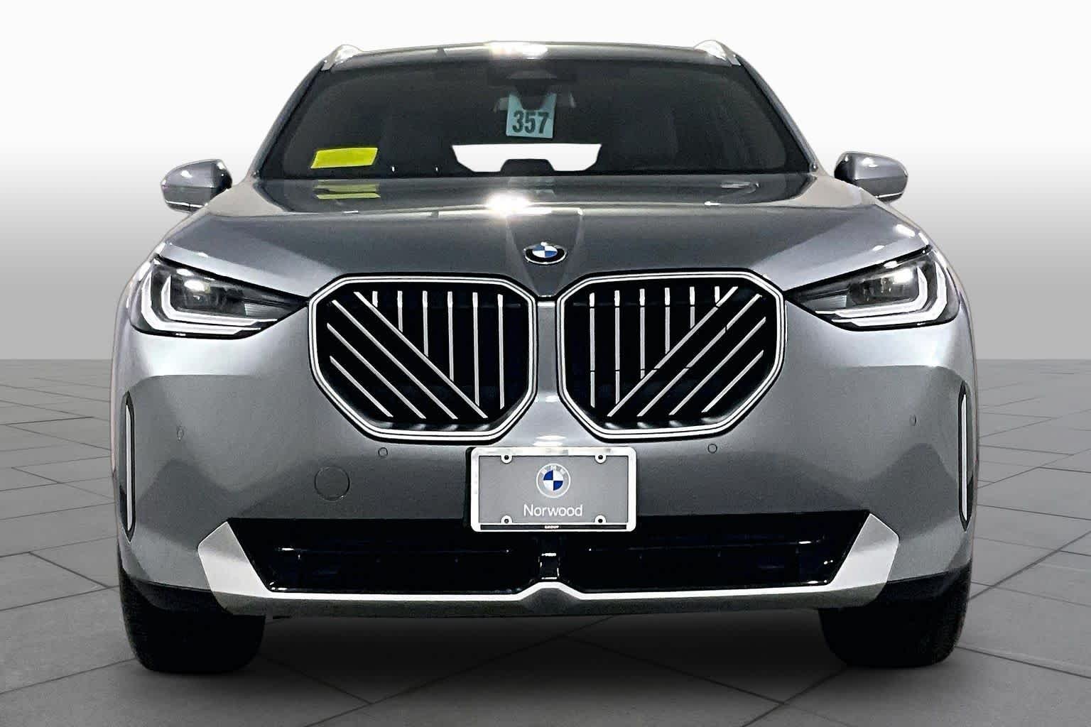 Used 2026 Skyscraper Grey Metallic BMW 30 xDrive image 3