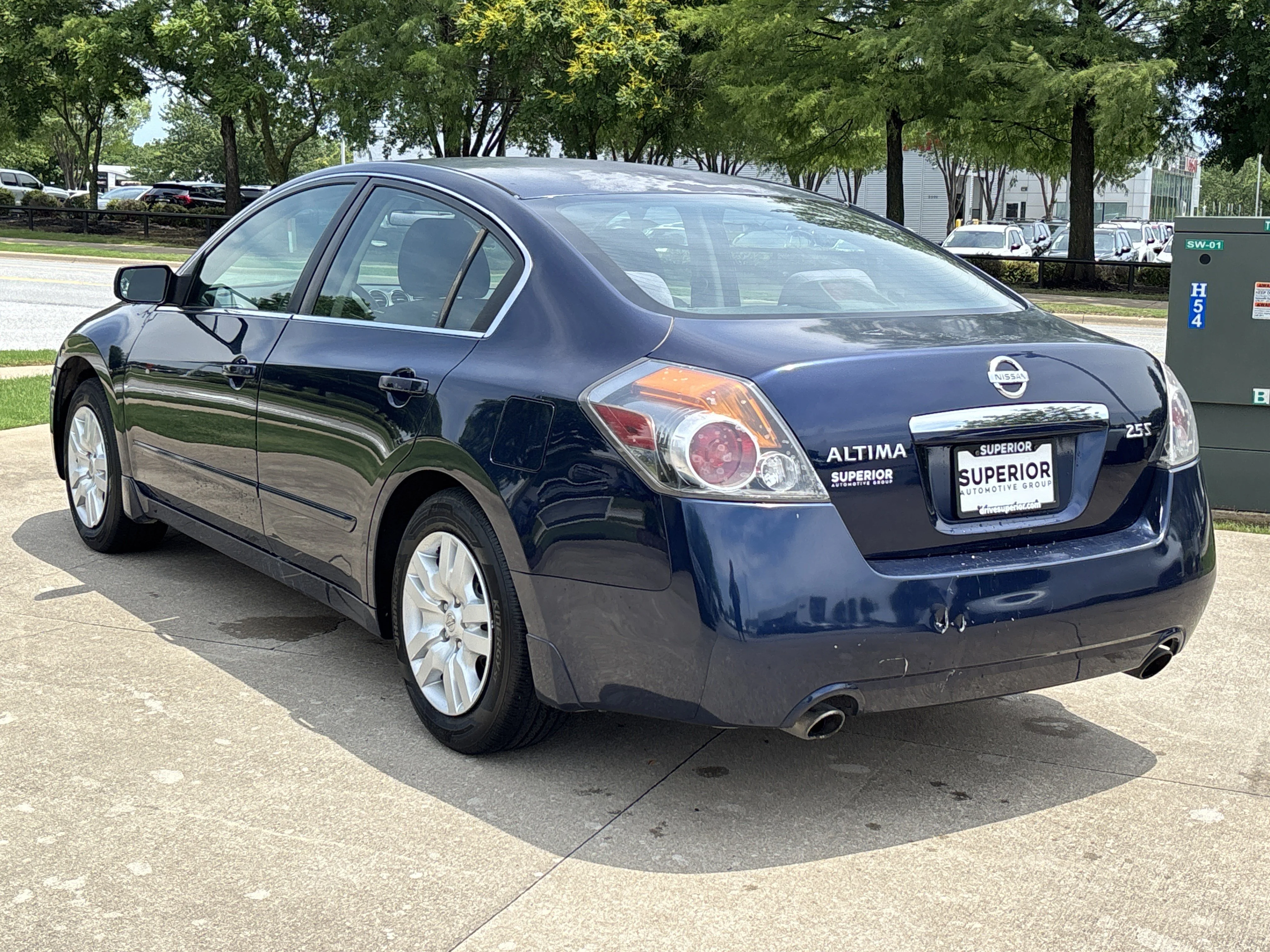Used 2009 Navy Blue Metallic Nissan 2.5 S image 9