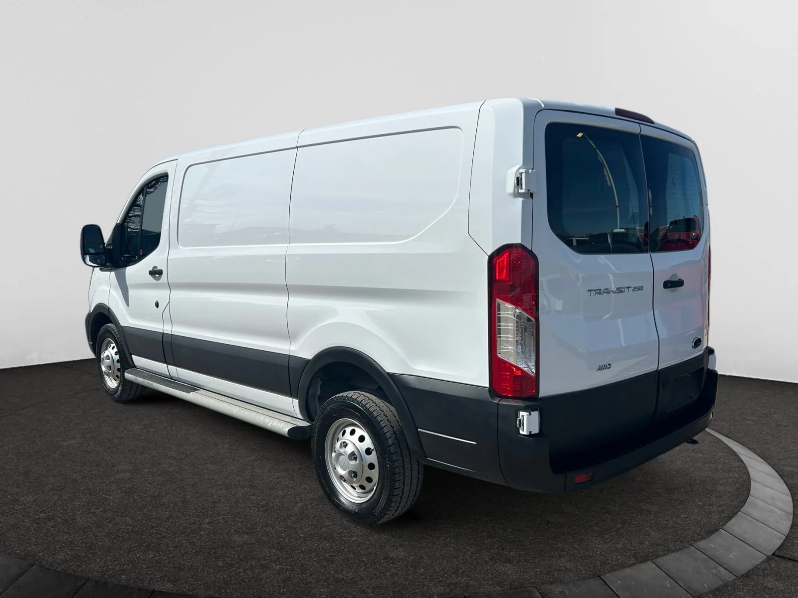 Used 2024 White Ford AWD image 3