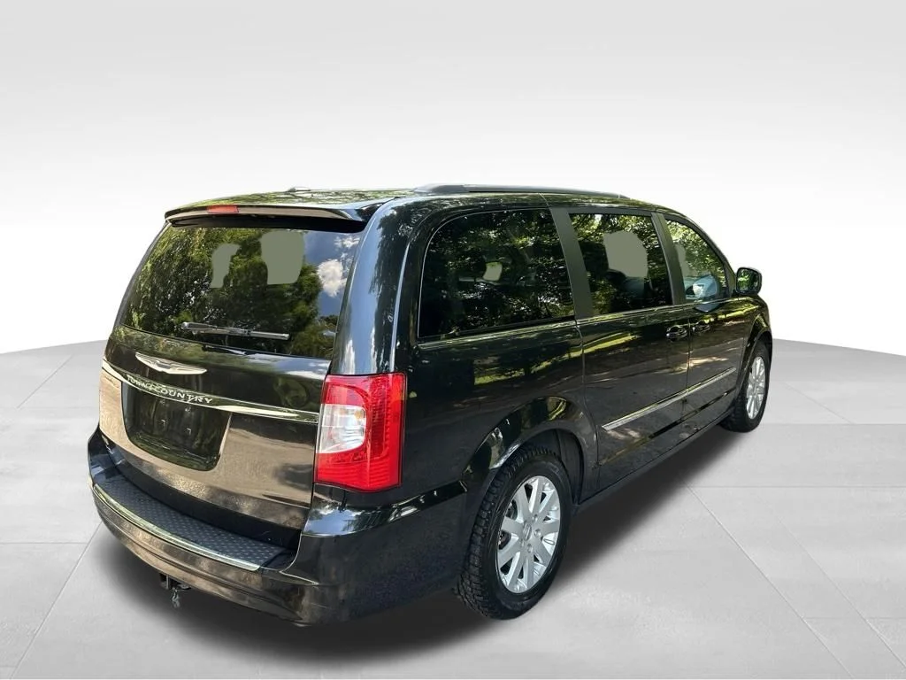 Used 2015 Black Chrysler Touring image 5