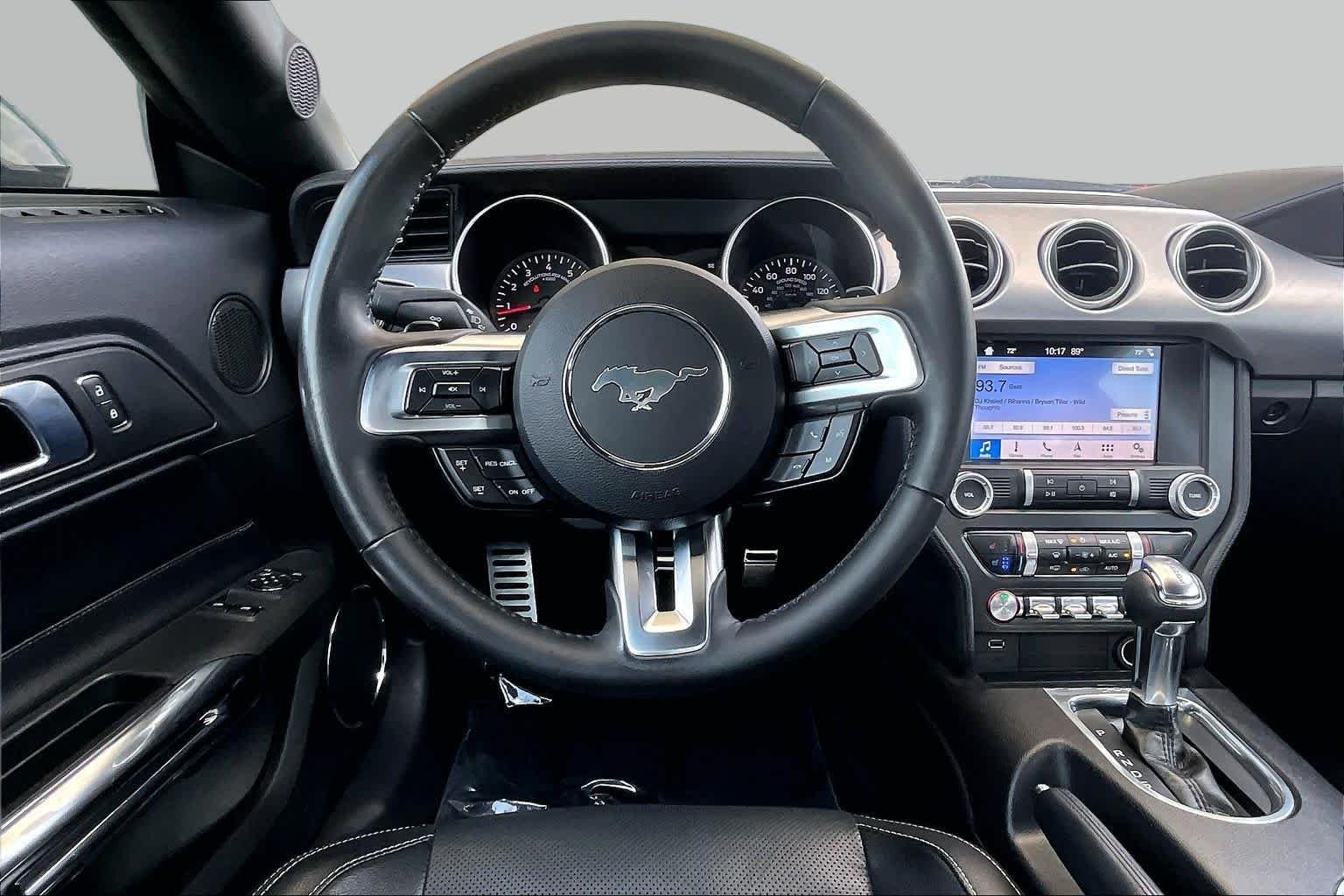 Used 2019 Magnetic Metallic Ford GT Premium image 6