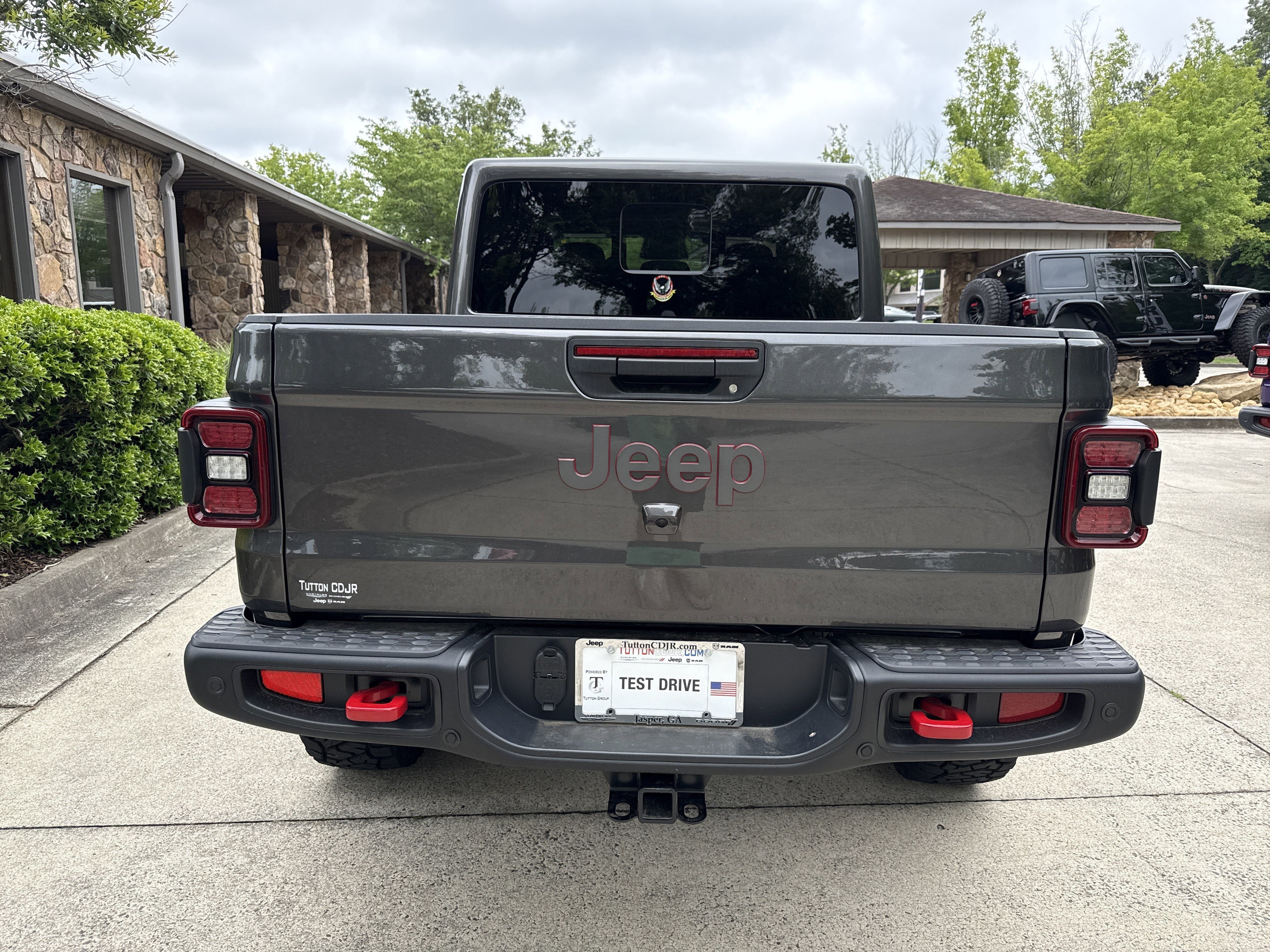 New 2026 Granite Crystal Metallic Clearcoat Jeep Rubicon X image 6
