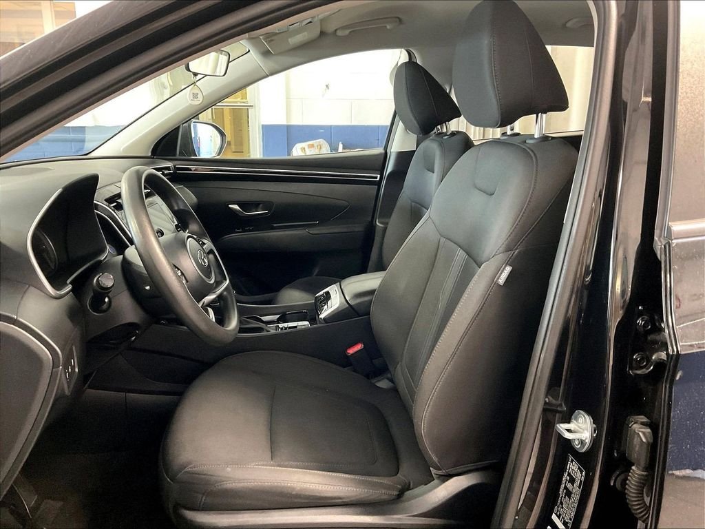 Used 2024 Black Hyundai SEL image 10
