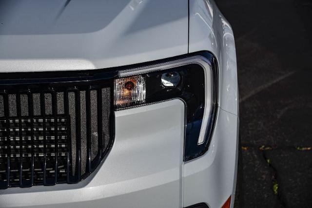 New 2026 Space White Metallic Ford Lobo™ image 38