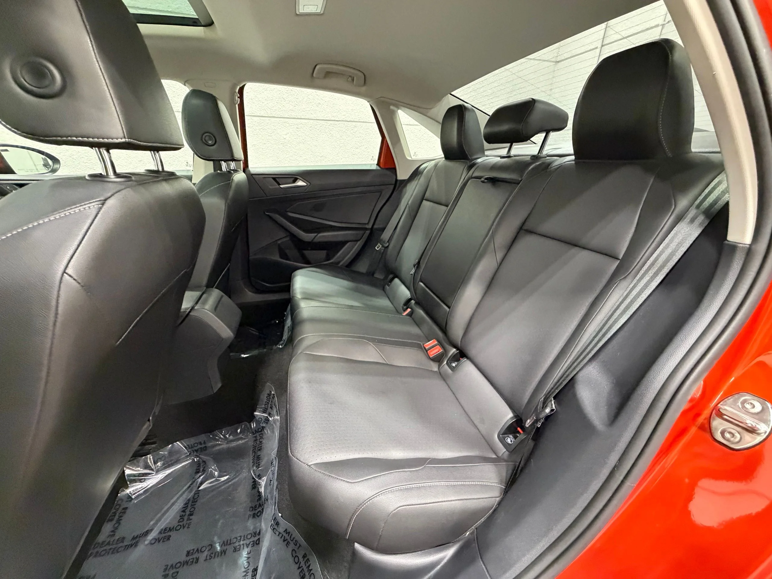 Used 2019 Orange Volkswagen 1.4T SE image 23