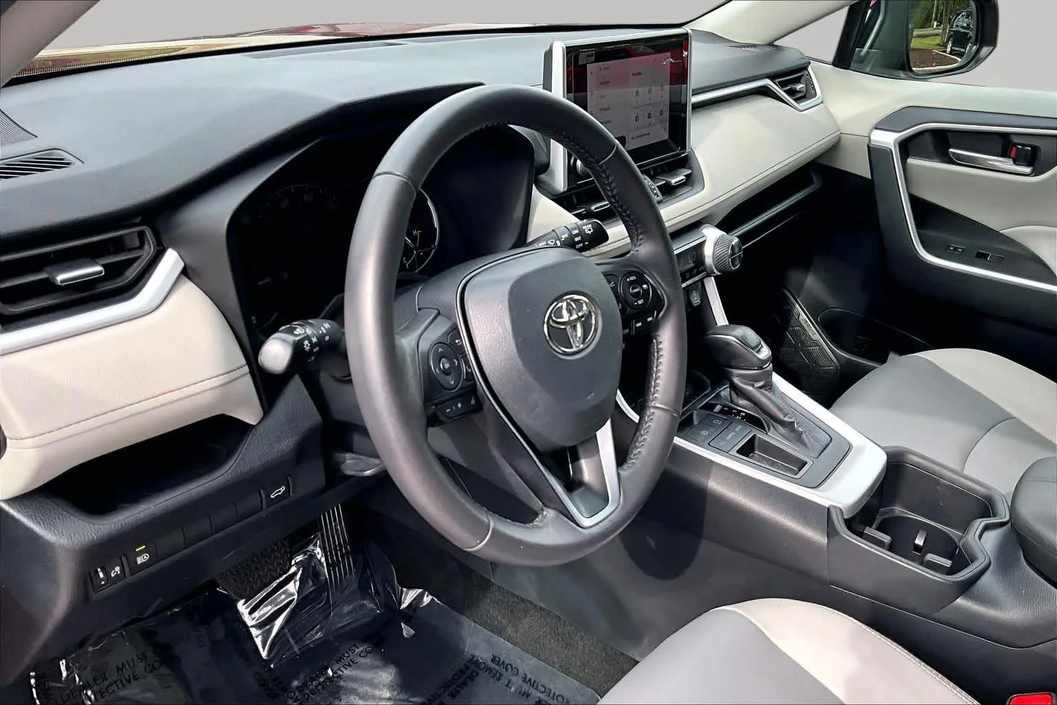 Used 2023 Ruby Flare Pearl Toyota XLE Premium image 18