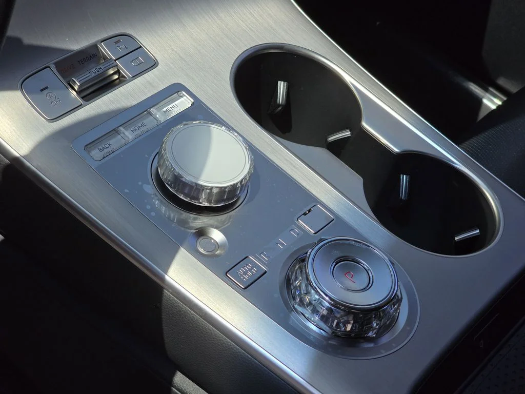 New 2026 Silver Genesis 2.5T Advanced image 19