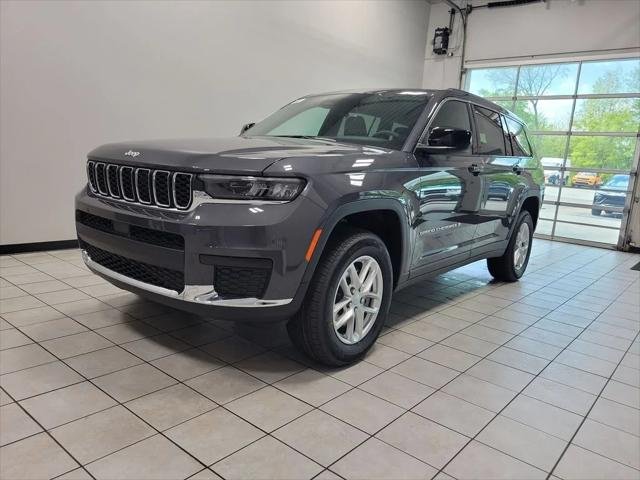 New 2026 Baltic Gray Metallic Clear-Coat Exterior Paint Jeep Laredo X image 3